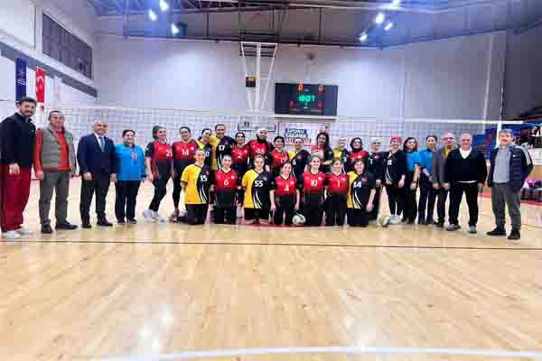 8 Mart Dünya Kadınlar Günü Voleybol Turnuvası Başladı