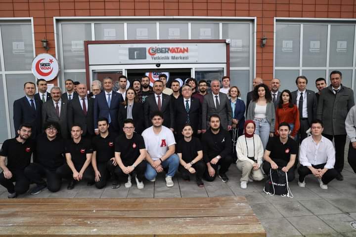 Vali Mustafa Yavuz, “Siber Vatan Yetkinlik Merkezi”ni Ziyaret Etti