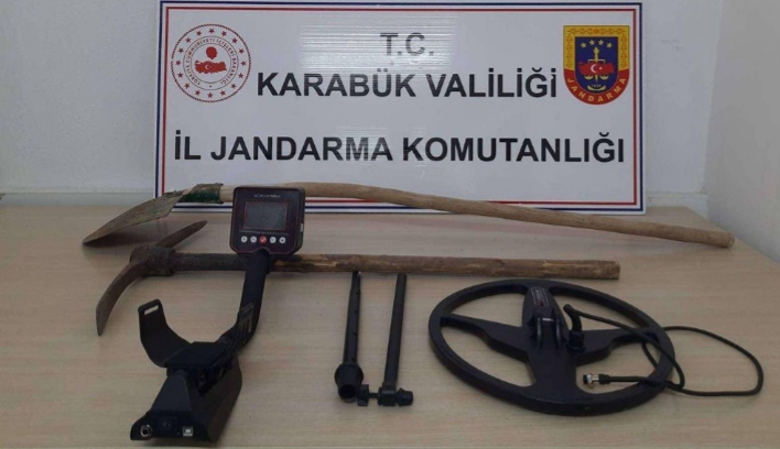 Kaçak Kazıya Jandarmadan Suçüstü Operasyonu