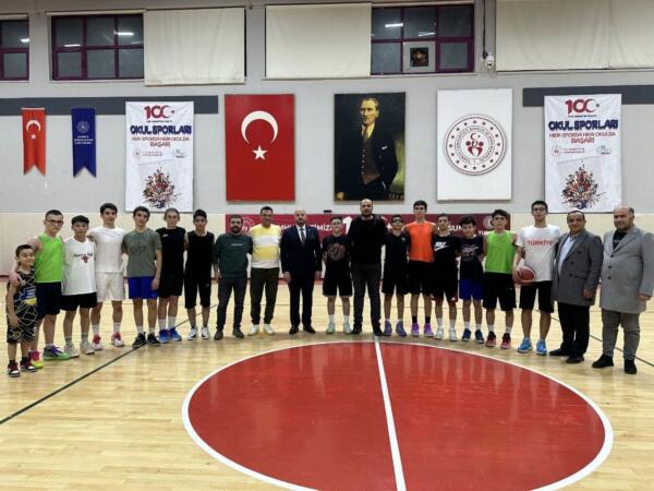 İsmail Özer Sporcu Gençlerle Buluştu