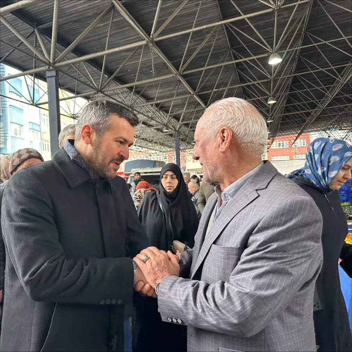 Özkan Çetinkaya Cuma Pazarını Ziyaret Etti