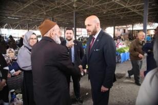 İsmail Özer Cuma Pazarında Vatandaşların Dilek ve Taleplerini Dinledi