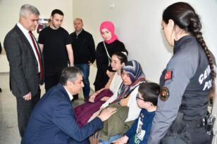 Vali Mustafa Yavuz ve Çankırı Valisi Fırat Taşolar Kazada Yaralanan Polisleri Ziyaret Etti