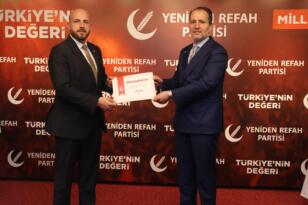 Erbakan’dan İsmail Özer’e Teşekkür Plaketi