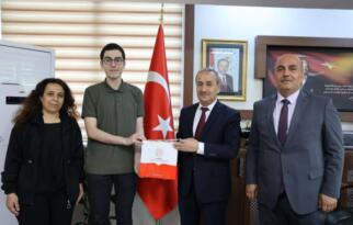 Nevzat Akbaş Türkiye Derecesi Alan Öğrencileri Tebrik Etti