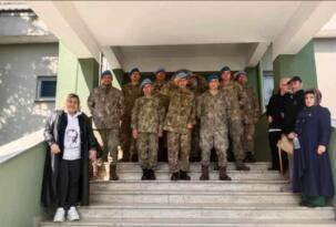 Bir Günlüğüne Asker Oldular