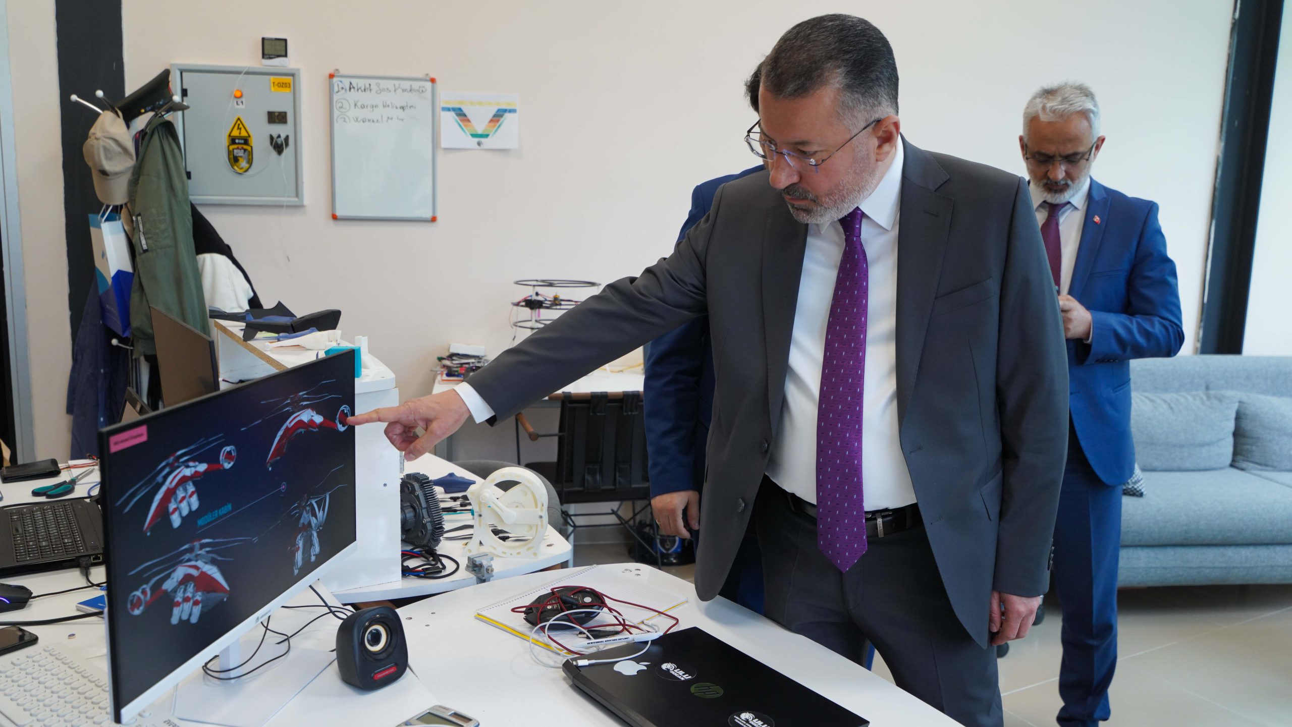 KBÜ Rektörü Kırışık’tan İnsansız Nano Helikopter Proje Görüşmesi