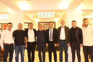 İrfan Topçu ve Yönetimi Belediye Başkanı Hüsnü Akın’ı Ziyaret Etti