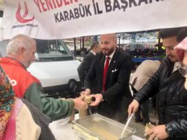 İsmail Özer Cuma Pazarında Çorba İkramımda Bulundu
