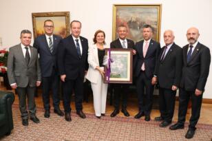 Elif Köse Genel Başkanı Festivale Davet Etti