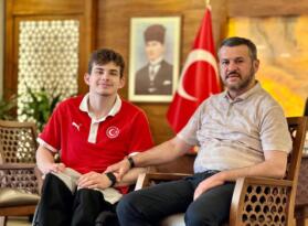 Milli Oyuncu Bilal Mert Taşoğlu Başkan Çetinkaya’yı Ziyaret Etti