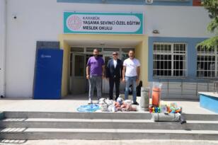 Özel Okullara Spor Malzemeleri Dağıtıldı