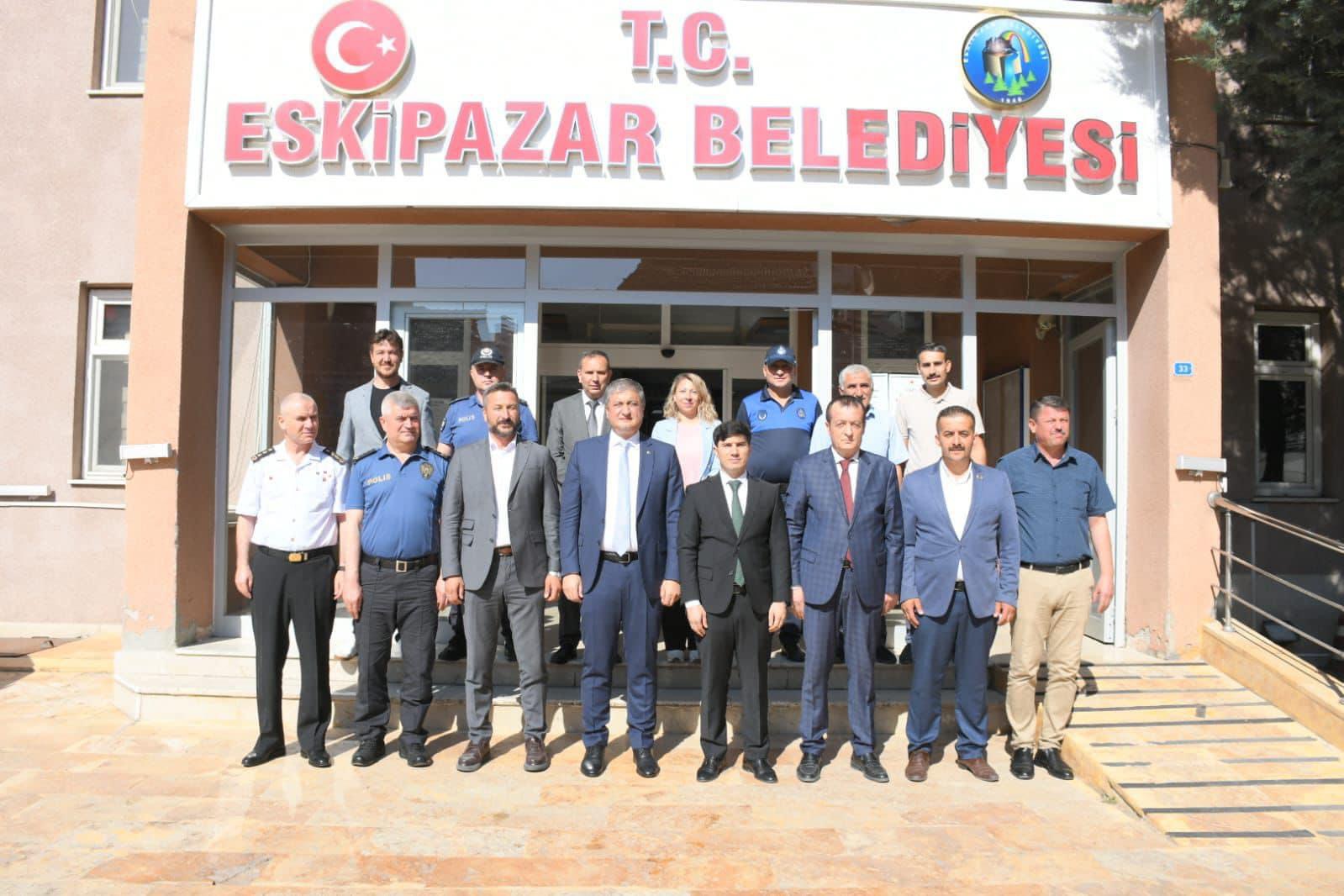 Vali Yavuz Eskipazar Belediyesini Ziyaret Etti