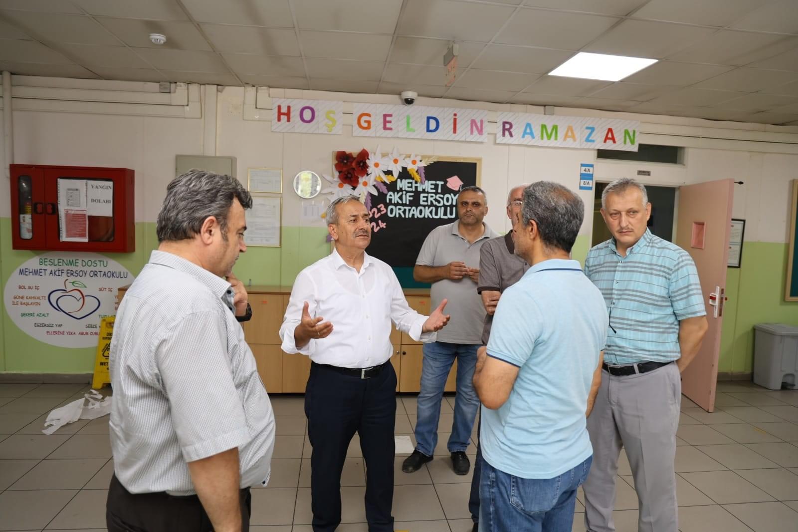 Nevzat Akbaş Okullarda İncelemelerde Bulundu
