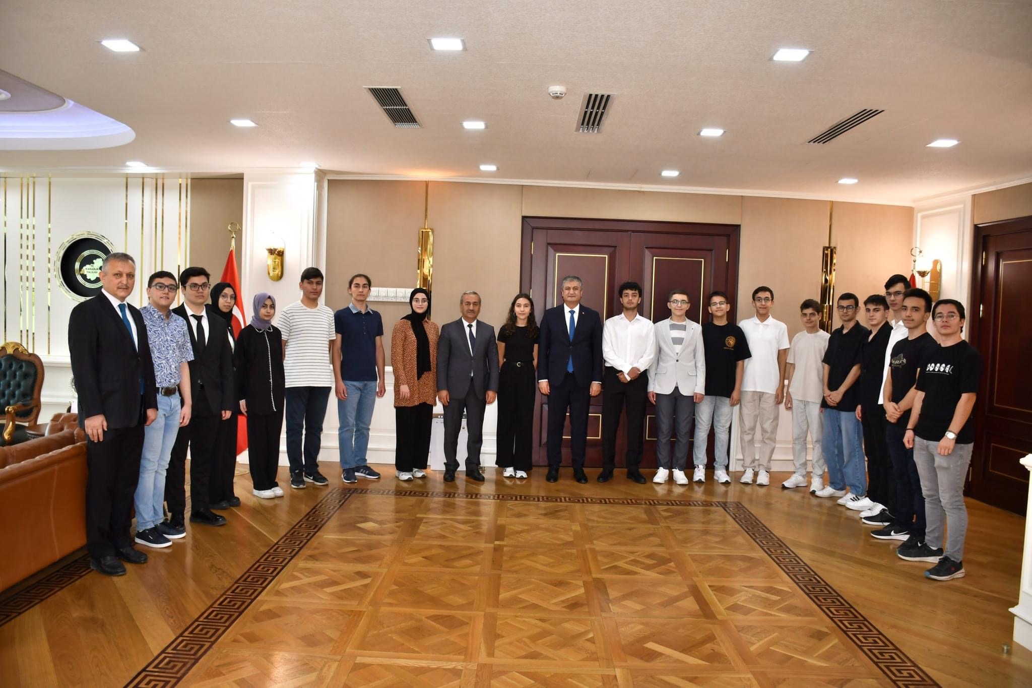 Vali Yavuz Dereceye Giren Öğrencilerle Buluştu