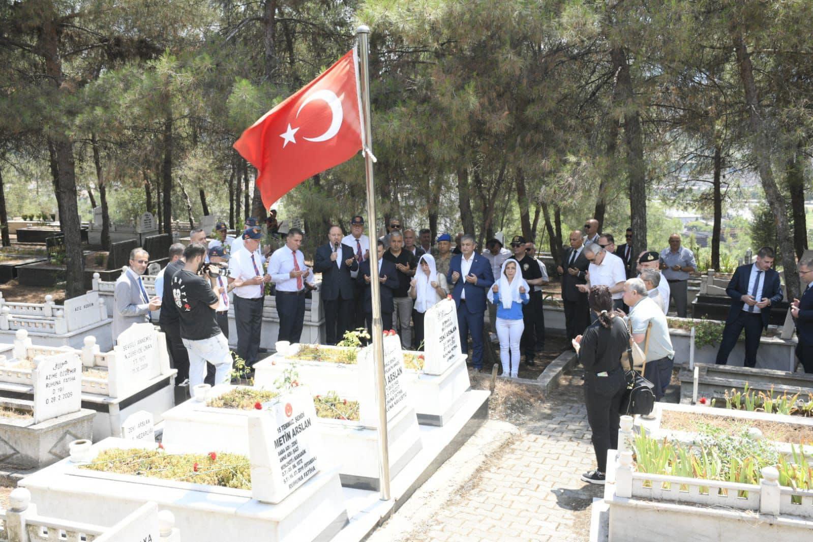 Vali Yavuz 15 Temmuz Şehidinin Kabrini Ziyaret Etti