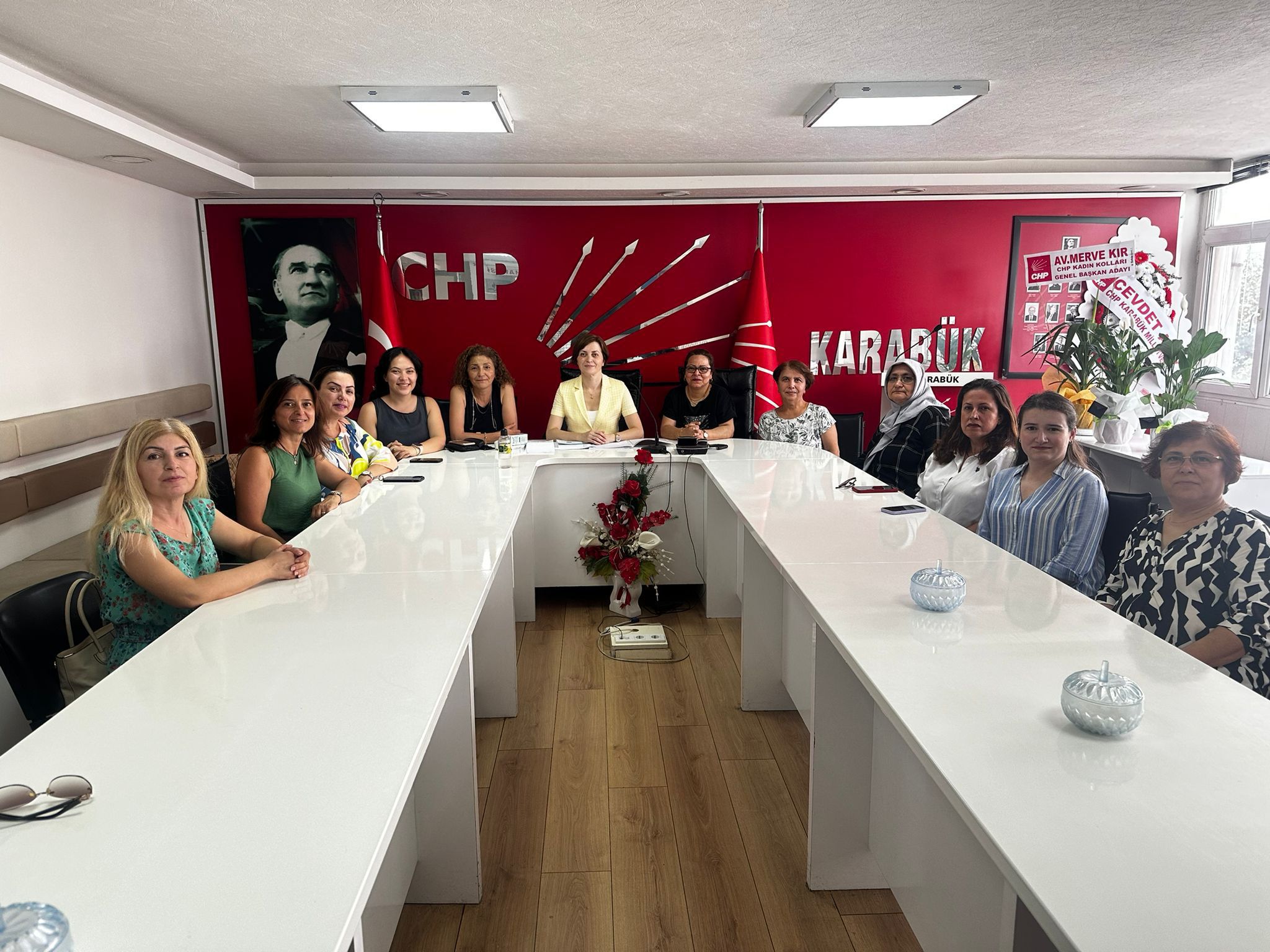 CHP Kadın Kolları İlk Toplantısını Yaptı