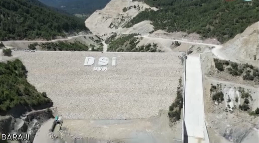 Eskipazar Ova Barajı İnşaatında  Su Tutumaya Başladı