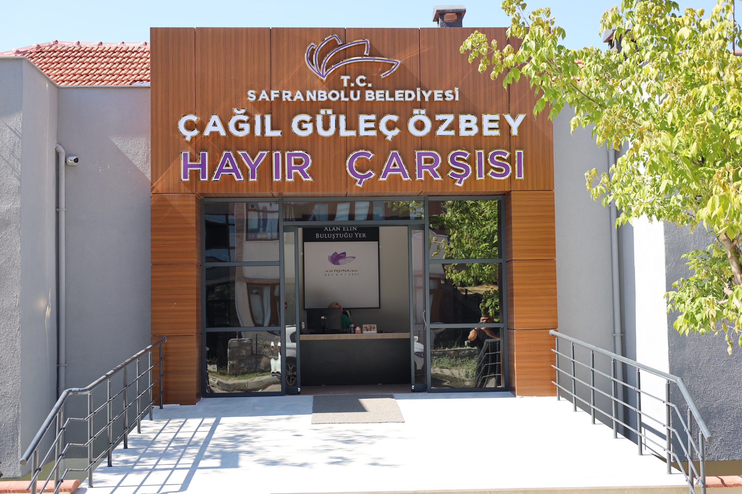 Çağıl Güleç Özbey Hayır Çarşısı Modern Binasında Faaliyetlerine Başladı