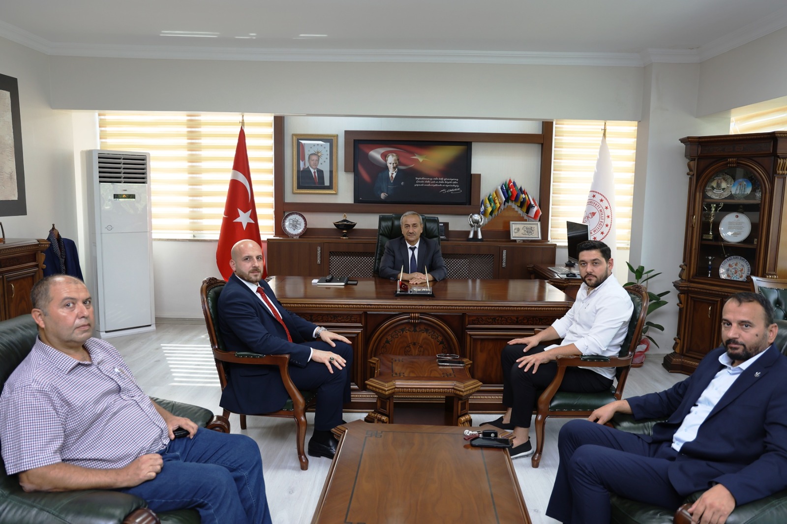 İsmail Özer’den Milli Eğitim Müdürü Nevzat Akbaş’a Ziyaret