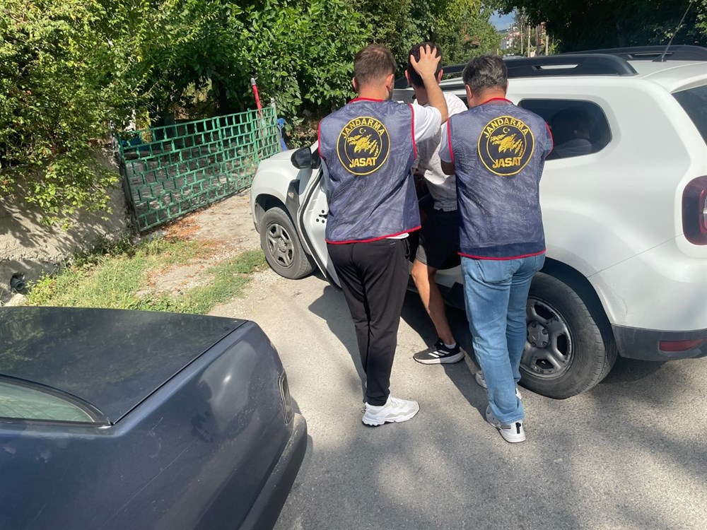 Aranan Şahıs Jandarmadan Kaçamadı