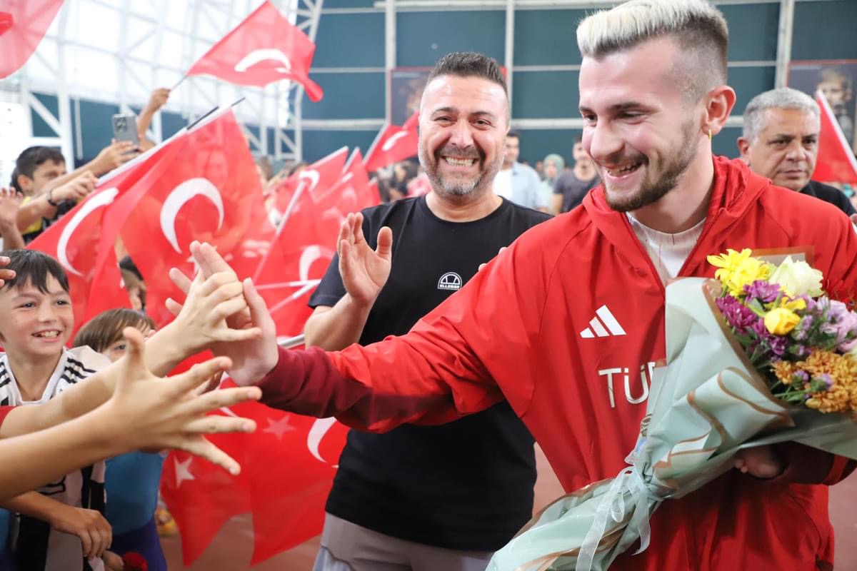 OLİMPİYAT İKİNİCİSİ OLAN ALİ CAN ÖZCAN COŞKUYLA KARŞILANDI