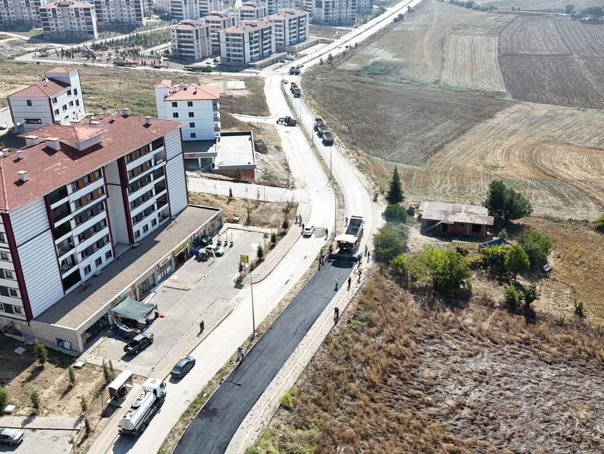 Belenköy Asfalt Yenileme Çalışması ve Çevre Düzenlemesi Başladı