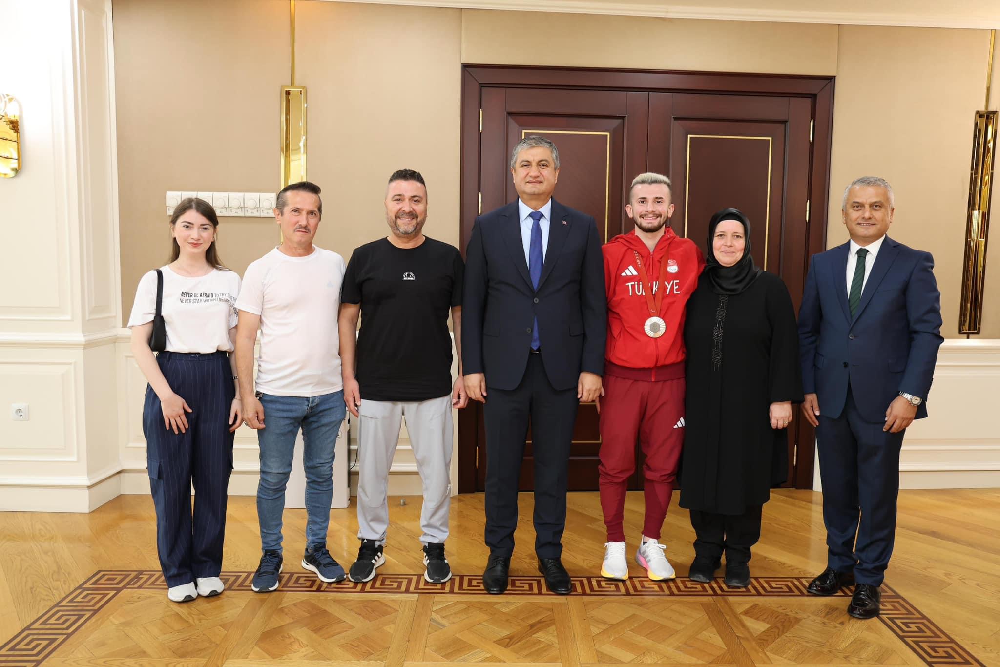 Olimpiyat İkincisi Alican Özcan Vali Yavuz’u Ziyaret Etti