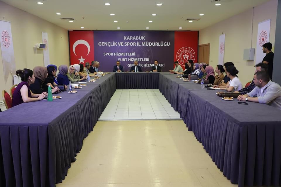 GENÇLİK MERKEZLERİ TOPLANDI