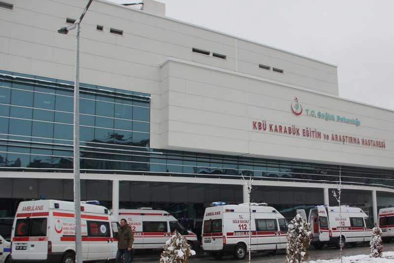Karabük Ankara Caddesi’nde Sopalı Bıçaklı Kavga 2 Yaralı