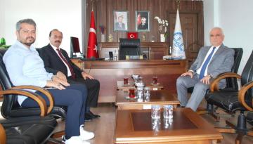 ESNAF VE SANATKARLAR ODALARI BİRLİĞİ BAŞKANINDAN İL MÜFTÜSÜ ALİ ERHUN’A HAYIRLI OLSUN ZİYARETİ