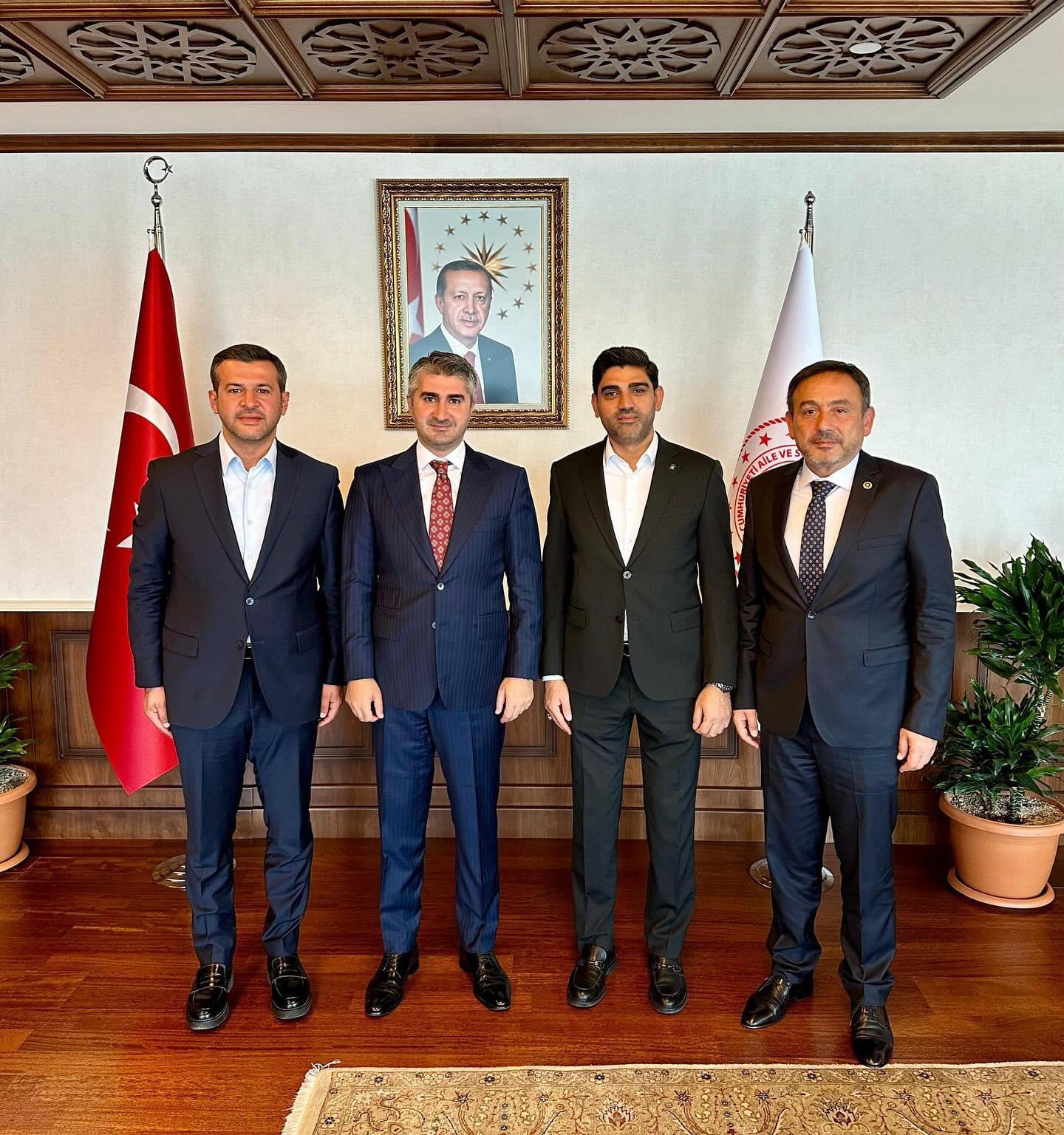 AK Parti Heyeti Ankara’da Ziyaretlerde Bulundu