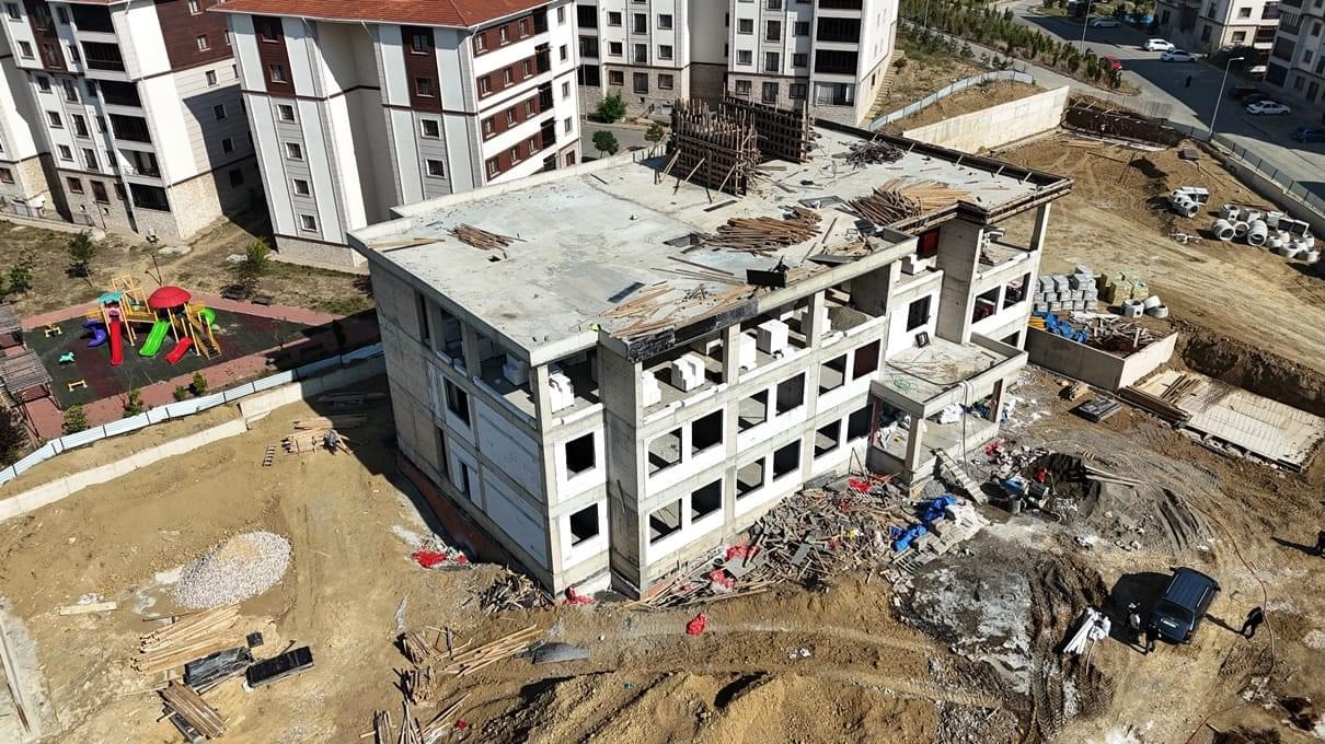 Belen İlk/Ortaokulu’nun İnşaatının Yüzde 45’i Tamamlandı