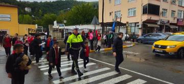 Jandarma ve Polis Ekiplerinin Okul Çevrelerinde Denetimleri Sürüyor
