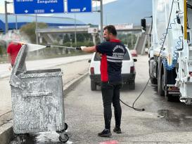 Karabük Belediyesi, Yeni Konteyner Yıkama Aracı ile Hijyen Çalışmalarını Güçlendiriyor