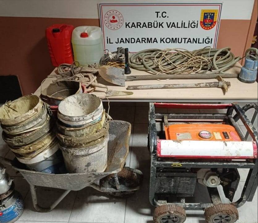 Kaçak Kazı Yapanlar Suç Üstü Yakalandı