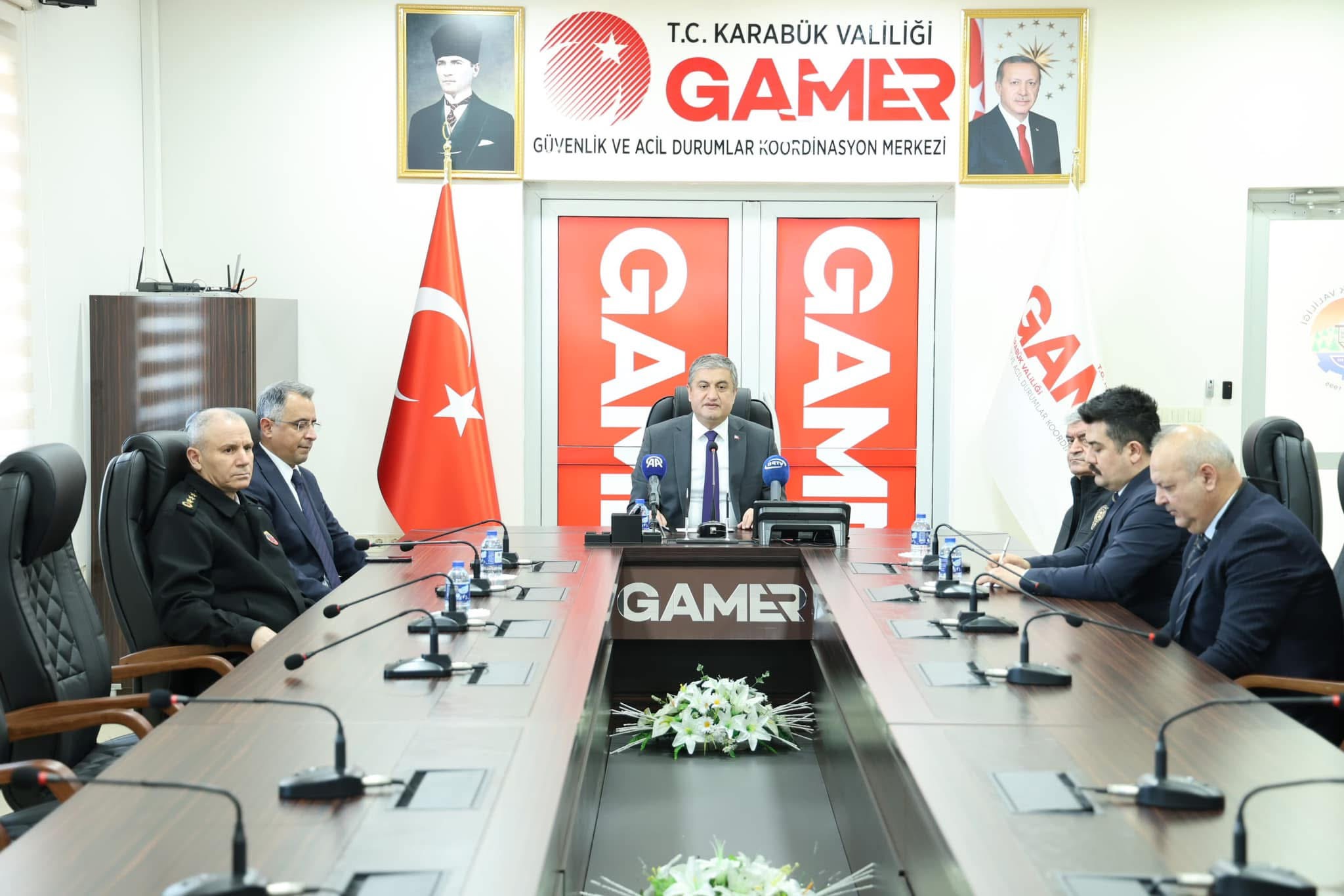 Karabük Emniyeti 675 Personeliye Vatandaşların Huzuru ve Güvenliği İçin Sahada