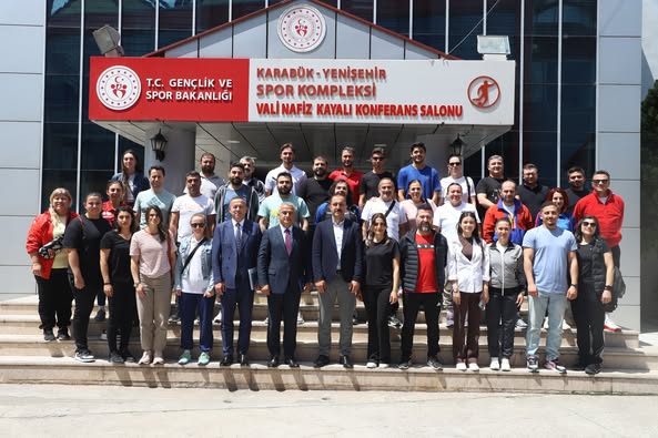 ANTRENÖRLERLE DEĞERLENDİRME TOPLANTISI GERÇEKLEŞTİRİLDİ