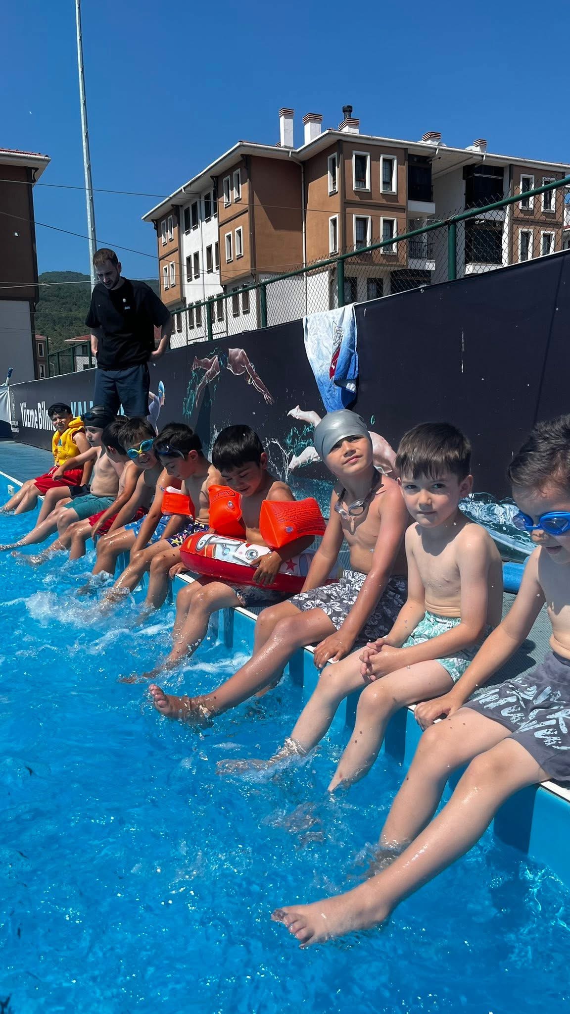 Yenice’de “Yüzme Bilmeyen Kalmasın” Projesi Devam Ediyor