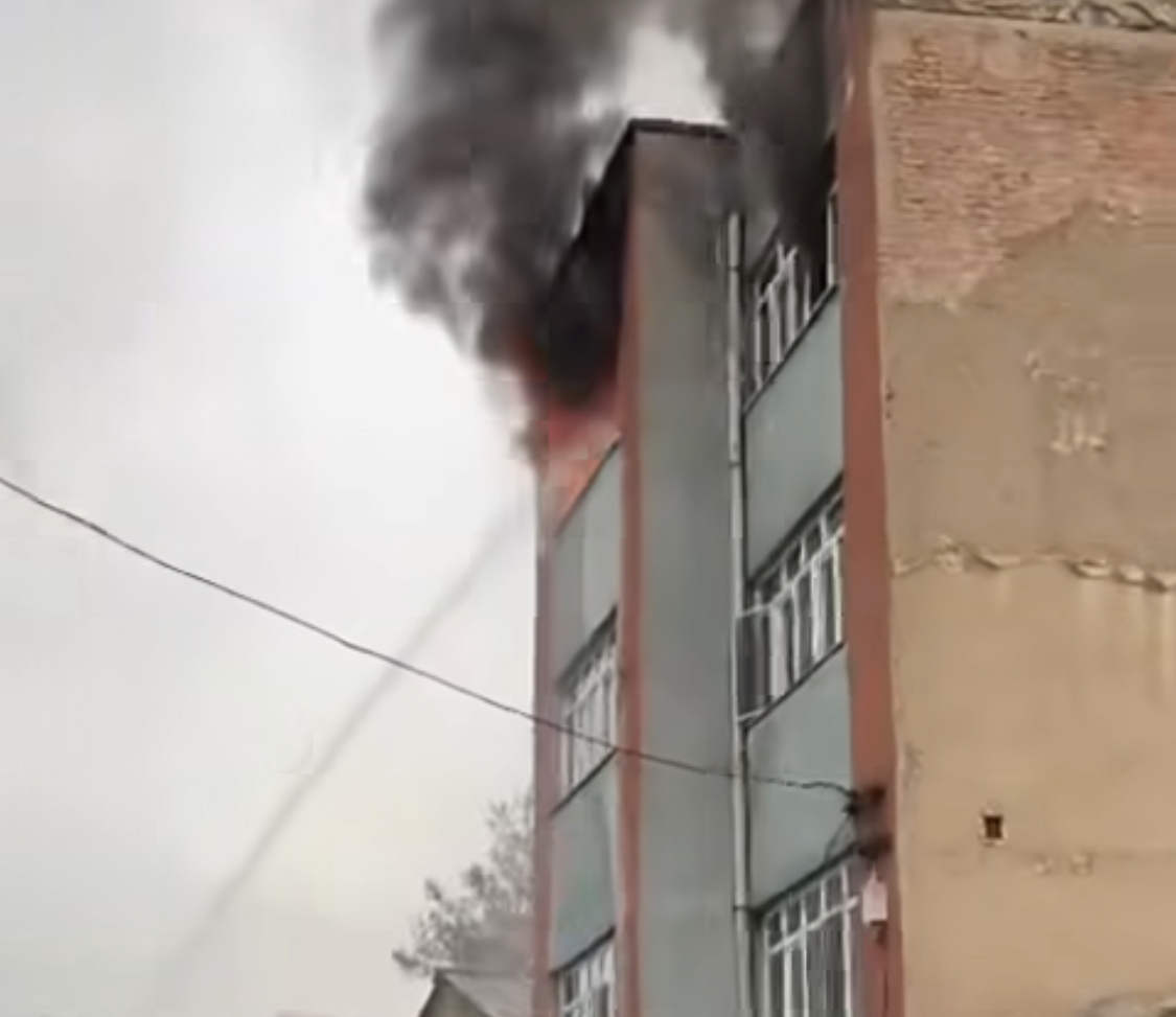 Karabük’te Bir Binanın 6. Katında Çıkan Yangın Korkuttu