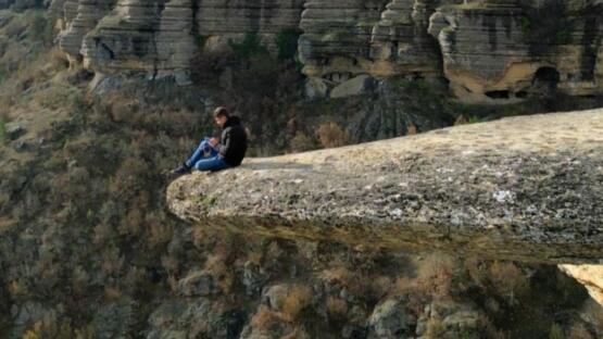 Valilik Uyardı “Göçme Tehlikesi Var”