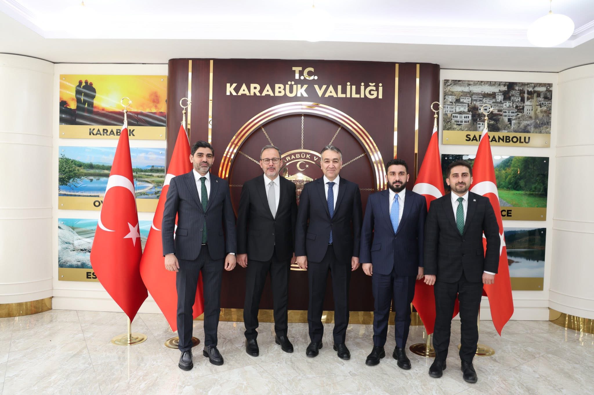 Gençlik ve Spor Eski Bakanı Dr. Mehmet Muharrem Kasapoğlu’ndan Vali Oktay Çağatay’a Ziyaret