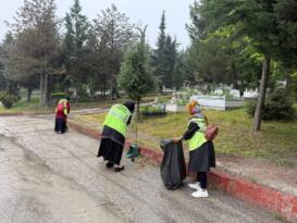 KARABÜK BELEDİYESİ BAYRAM ÖNCESİ MEZARLIKLARDA TEMİZLİK BAŞLATTI