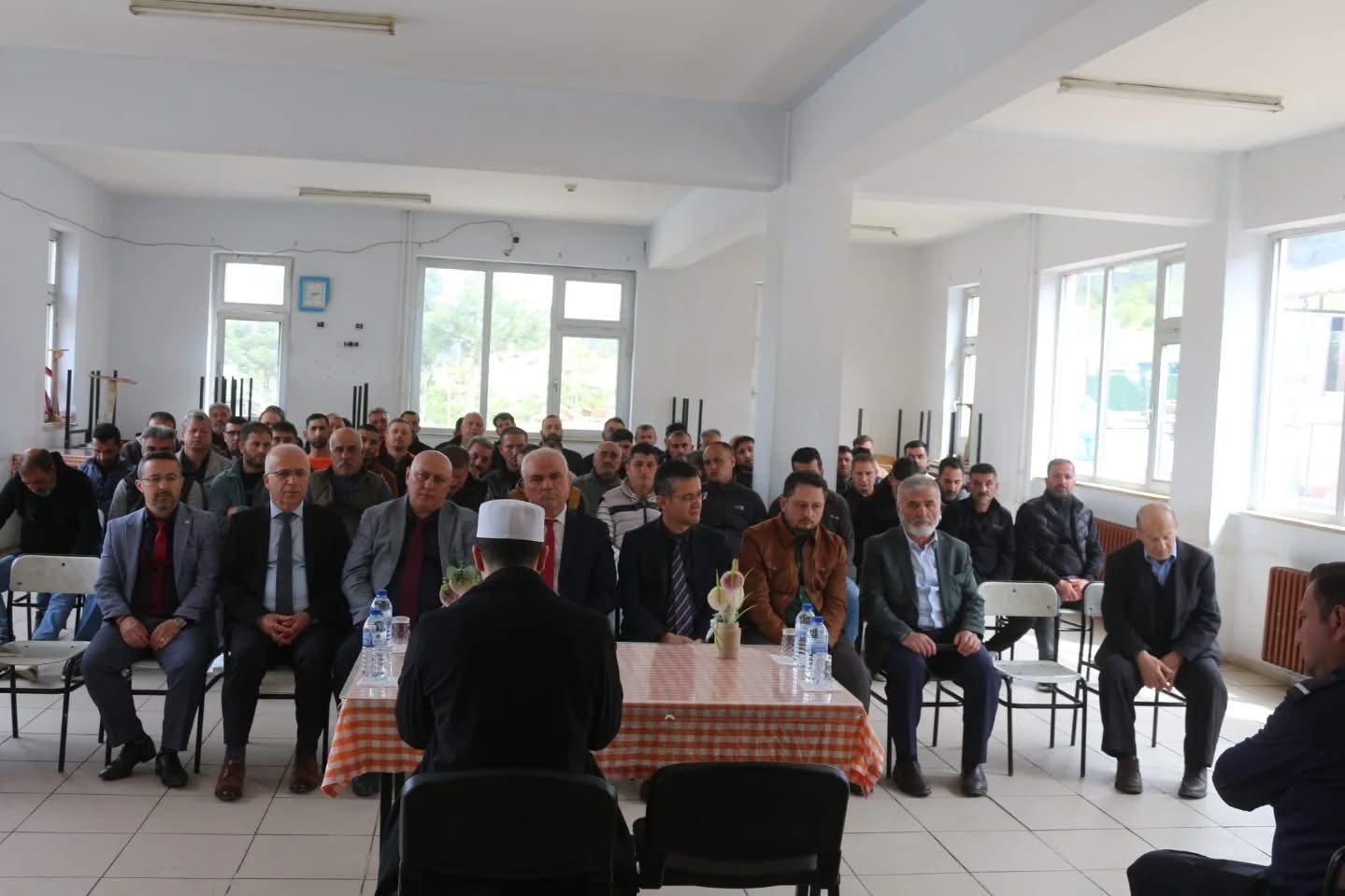 İL MÜFTÜSÜ ALİ ERHUN’DAN CEZAEVİNDE ANLAMLI KONFERANS