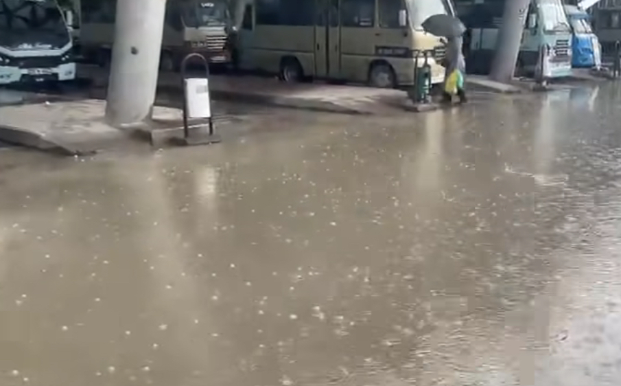Karabük Dolmuş Durakları Göle Döndü