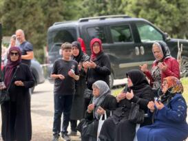 Mezarlıklar Vatandaşlarla Doldu