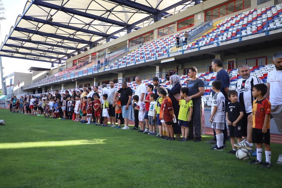 Aileler ve Çocuklar Necmettin Şeyhoğlu Stadyumu’nda Sporla Buluştu