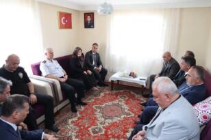 Vali Oktay Çağatay, 15 Temmuz Şehidimiz Barış Efe’nin Ailesini Ziyaret Etti