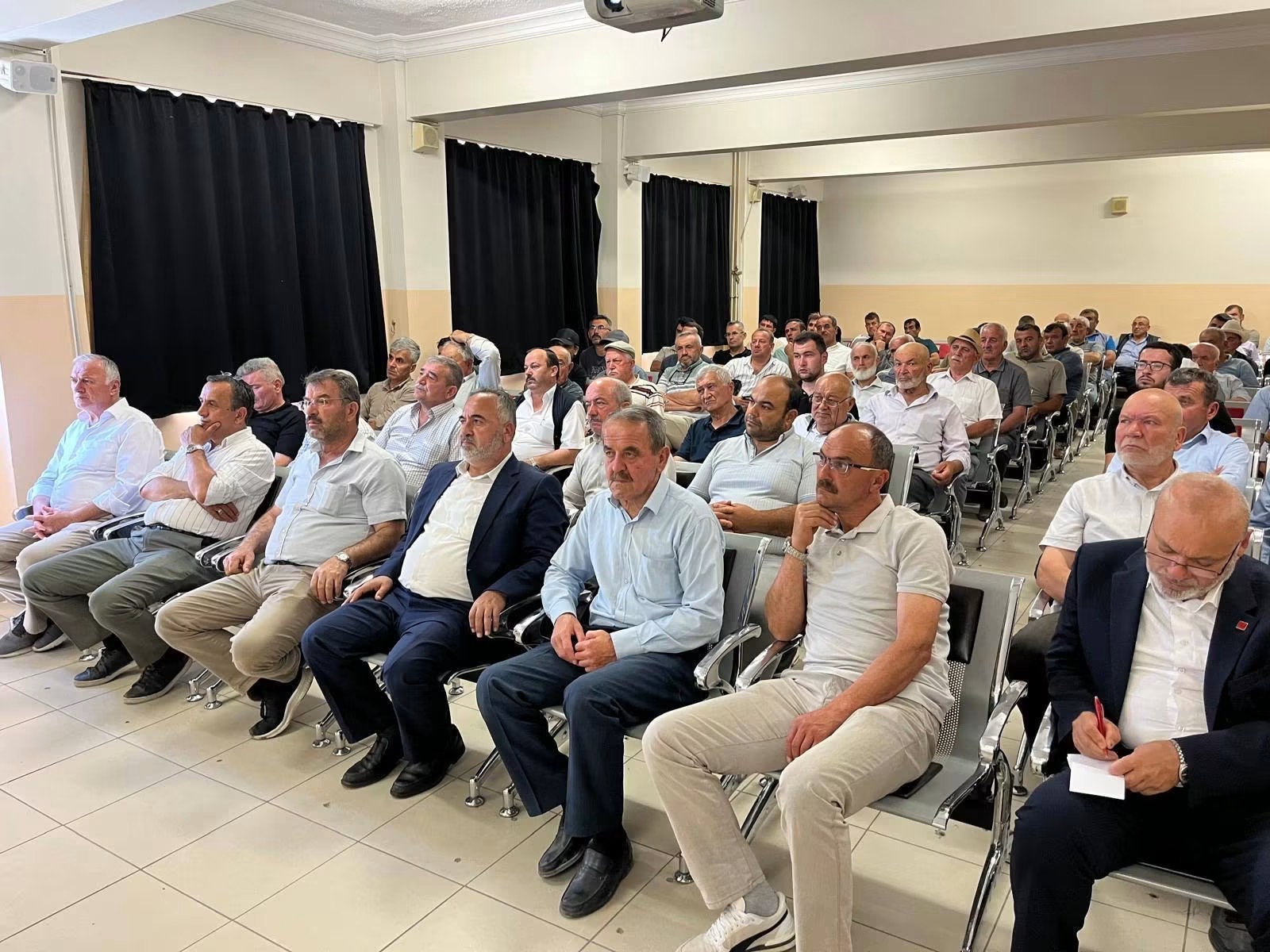 Karabük İl Tarım ve Orman Müdürlüğü Yetkilileri Eflani’de Üreticilerle Bir Araya Geldi