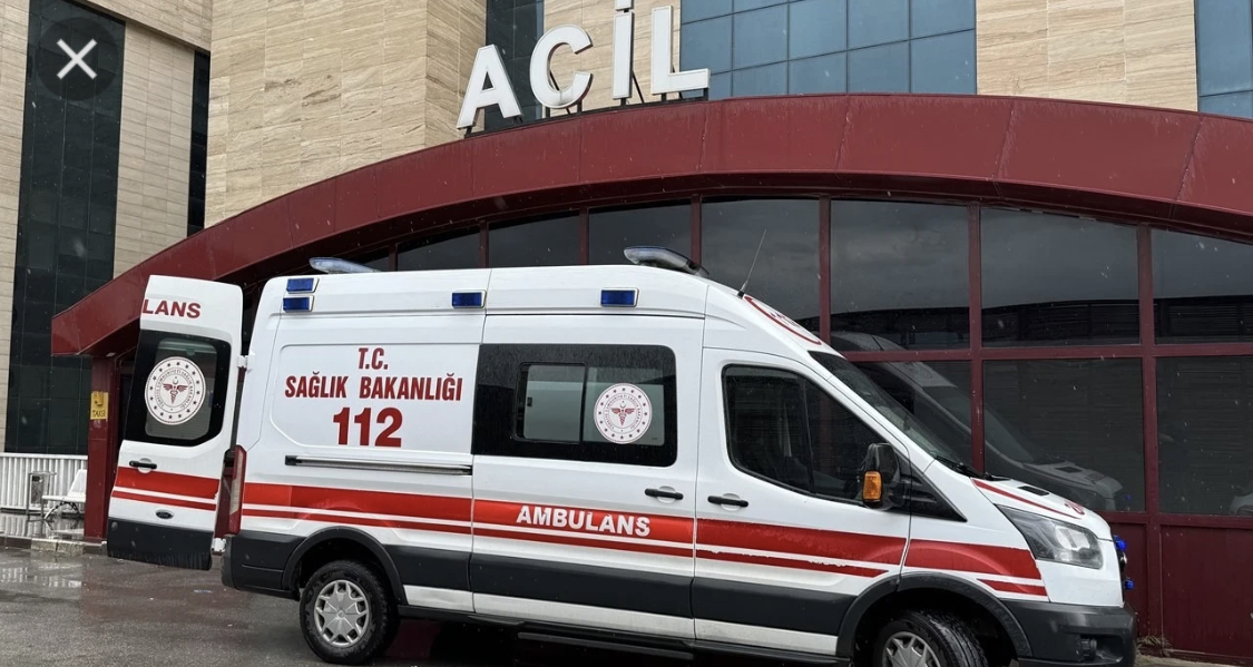 4. Kattan Düşen Genç Kız Ağır Yaralandı